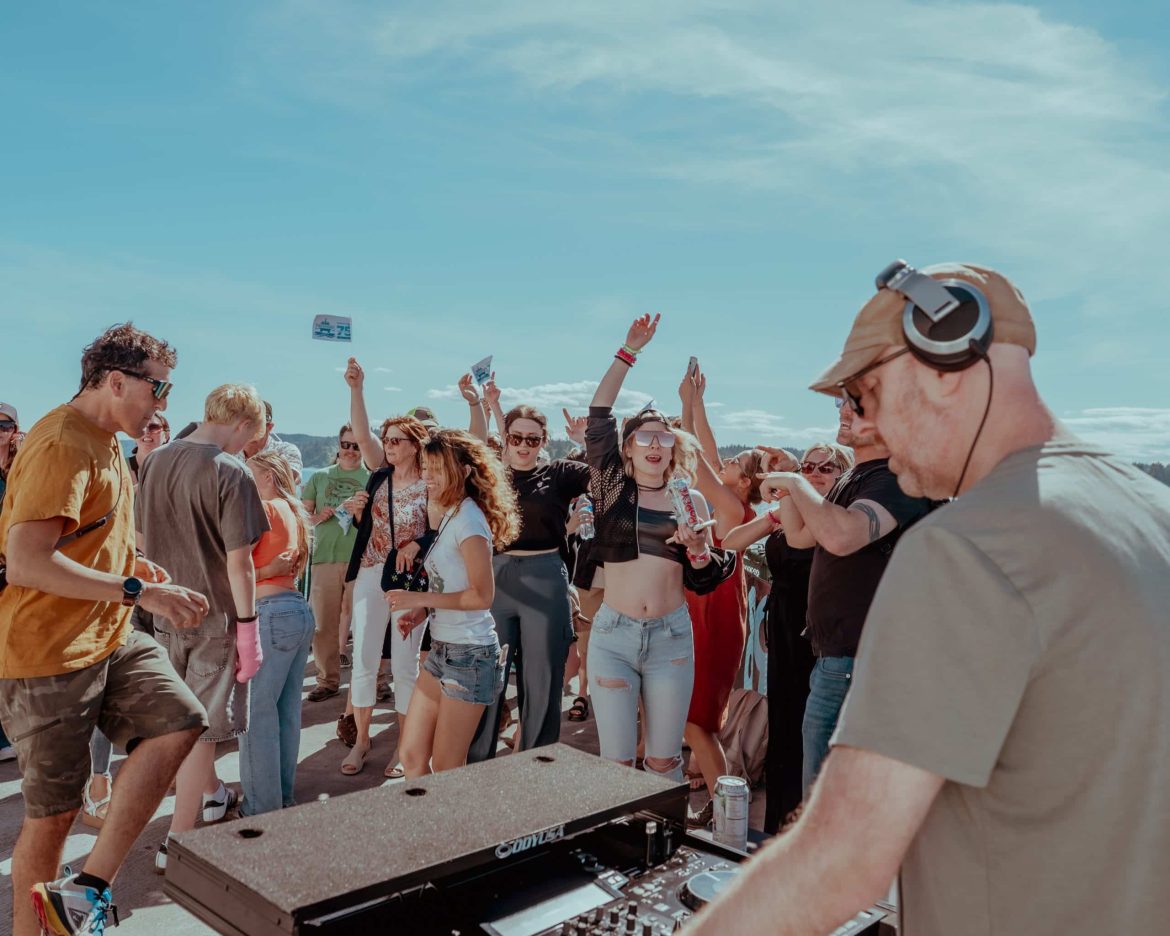 DANCE 89.5 Summer Ferry Tour